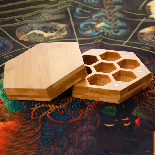 Boîte à dés hexagonale